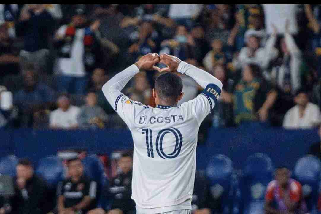 Douglas Costa Juve