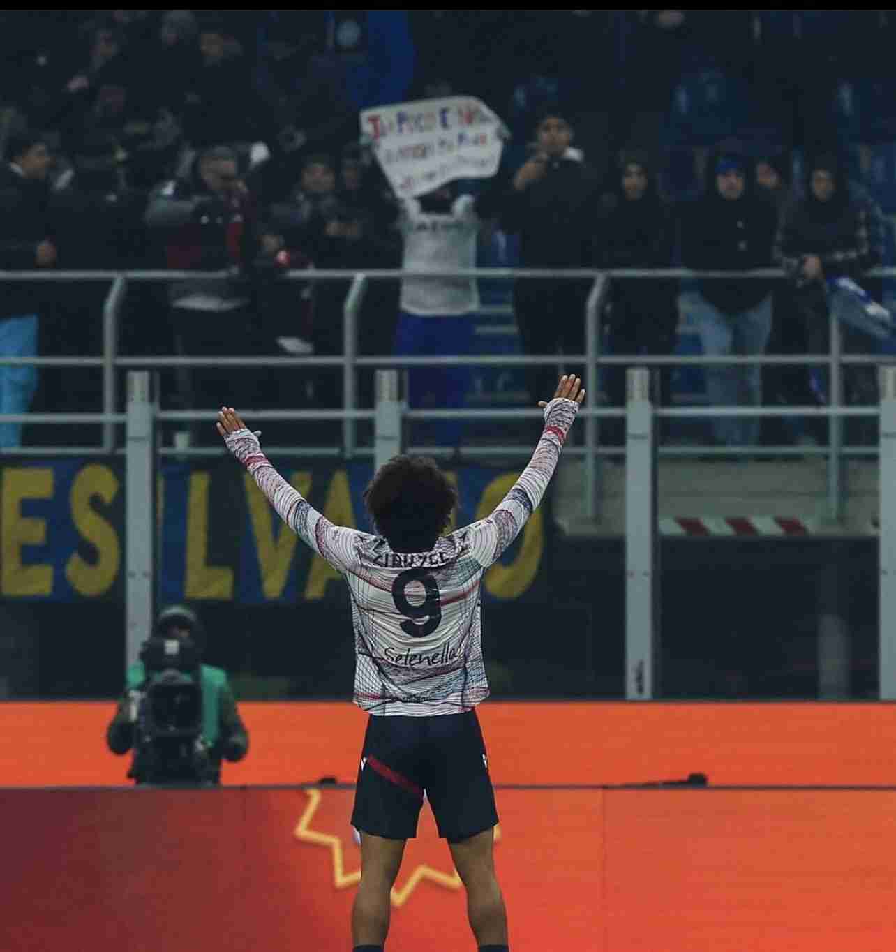 Zirkzee Milan