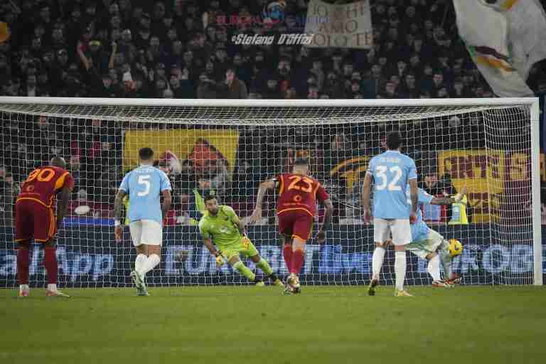 Rigore Zaccagni Lazio-Roma