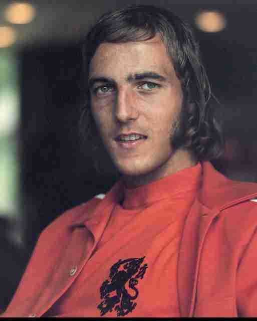 Neeskens comunicato