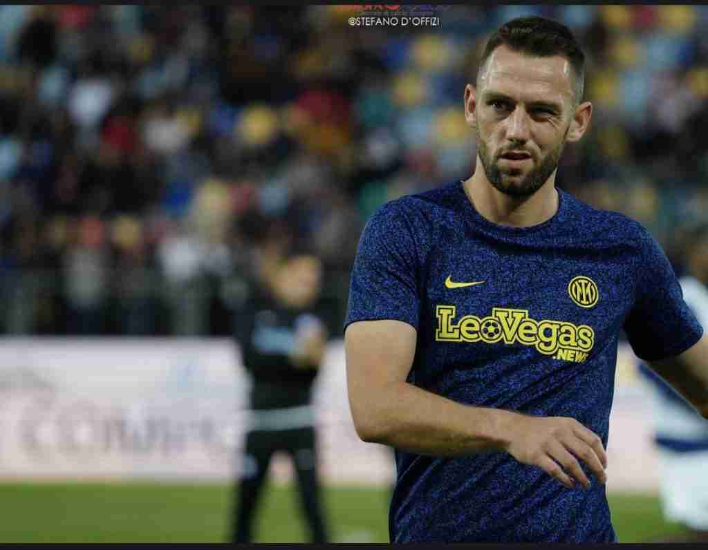 Inter De Vrij Acerbi agente