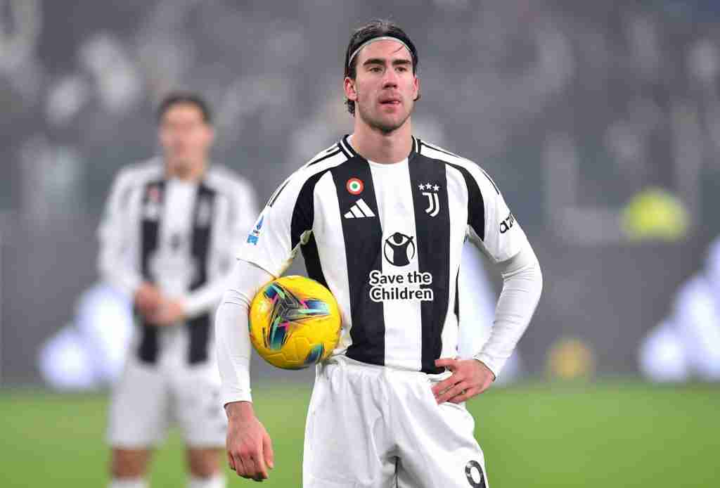Vlahovic Juve fuori rosa