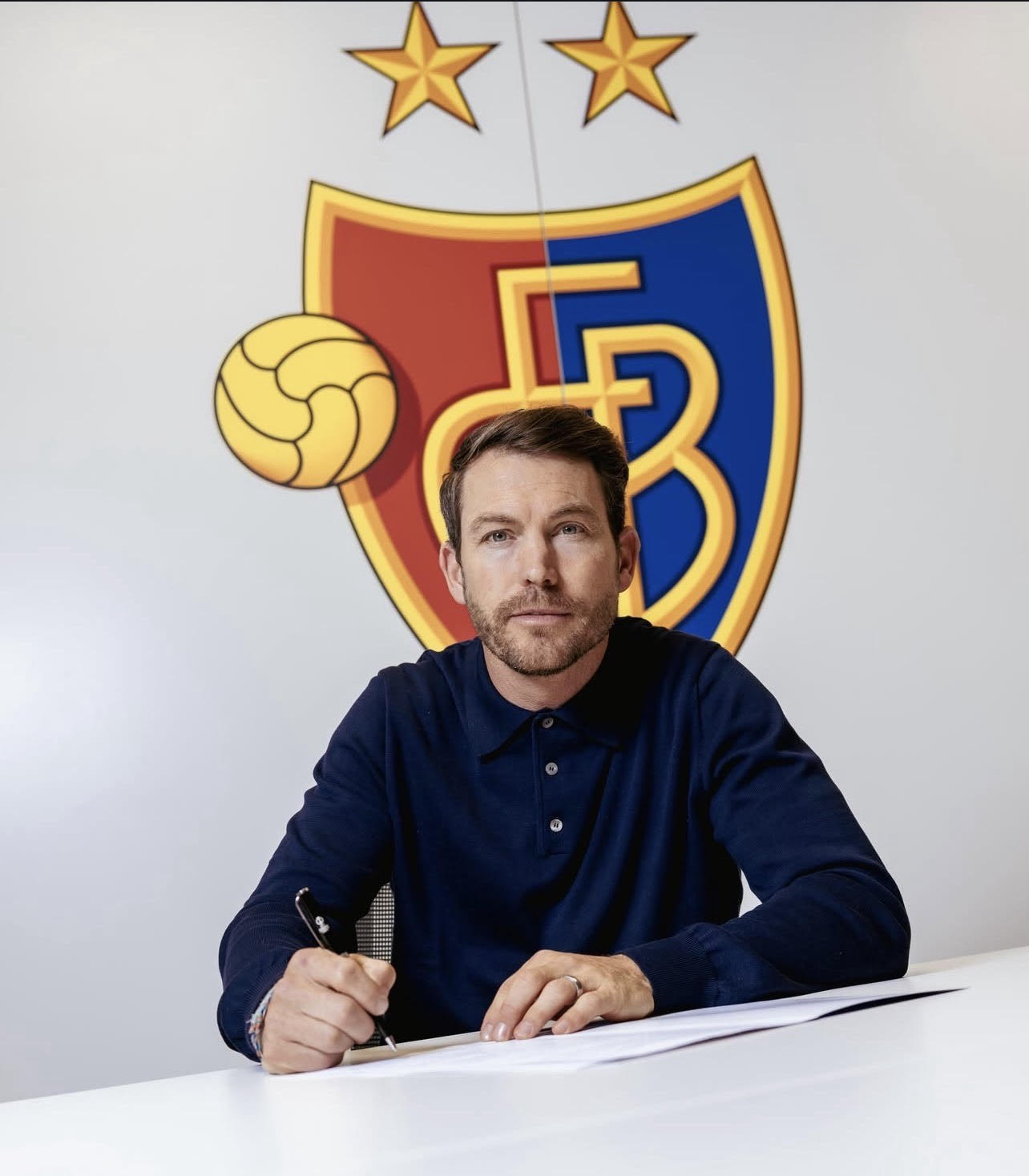 Lichtsteiner firma come nuovo allenatore del Basilea